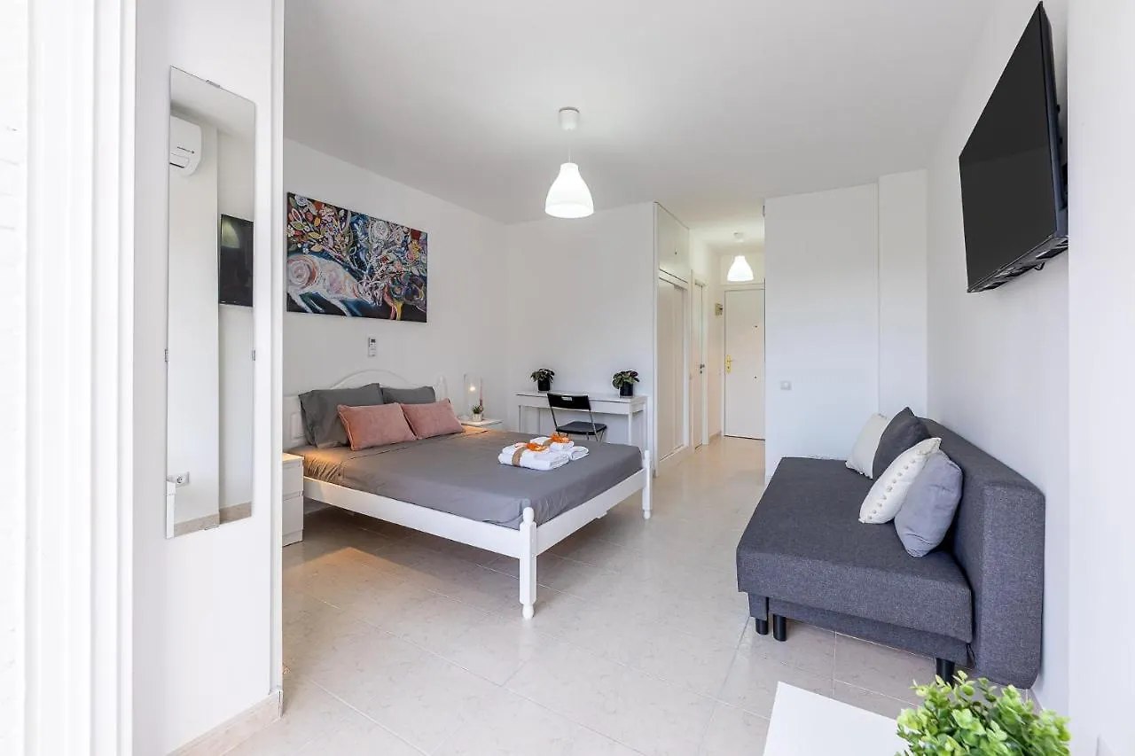 797 Holiday Rentals - Moderno Estudio Para 3 En Aguila Benalmadena