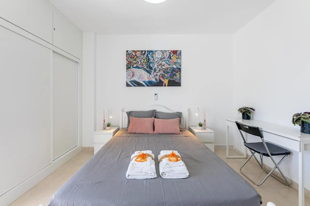 797 Holiday Rentals - Moderno Estudio Para 3 En Aguila Benalmadena 0*,  Spain