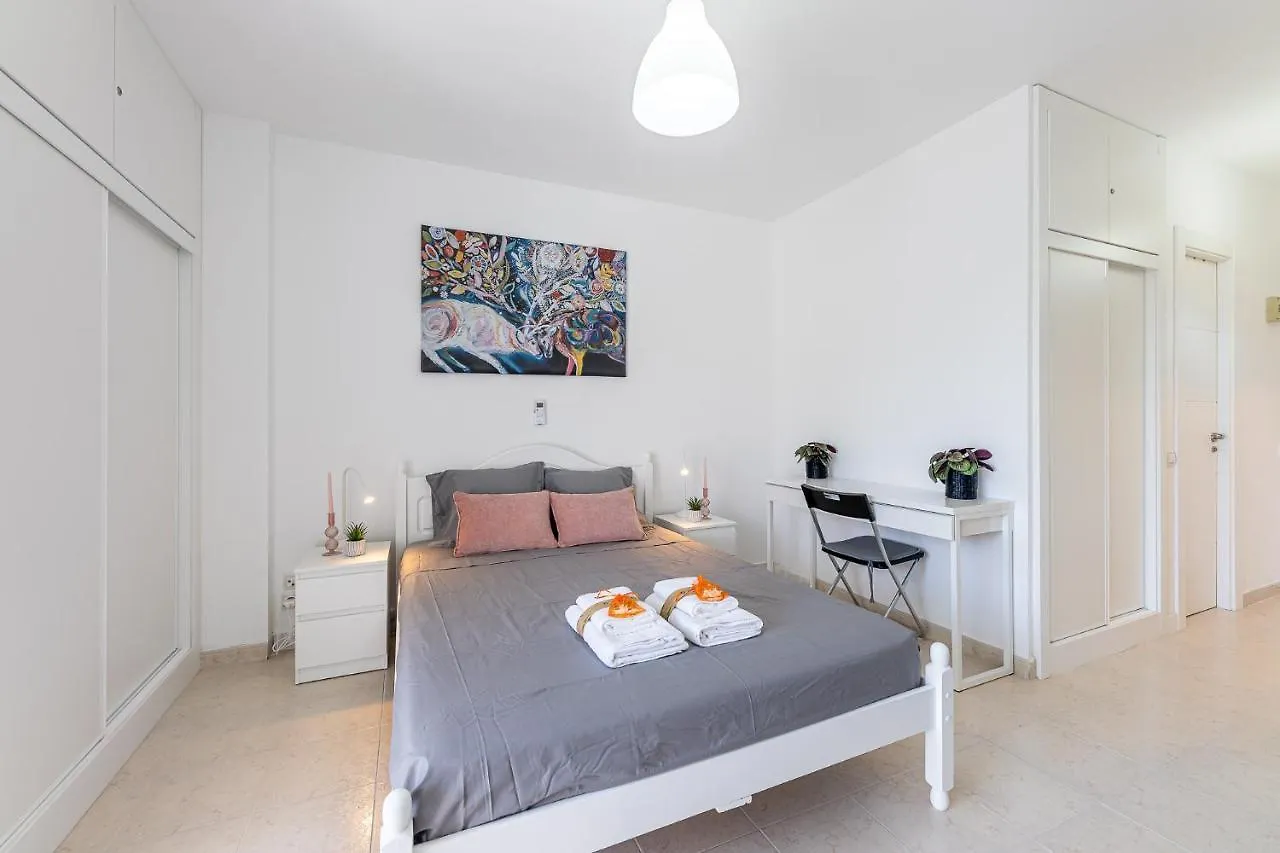 Apartment 797 Holiday Rentals - Moderno Estudio Para 3 En Aguila Benalmadena Spain